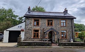 Cosy Riverside Home